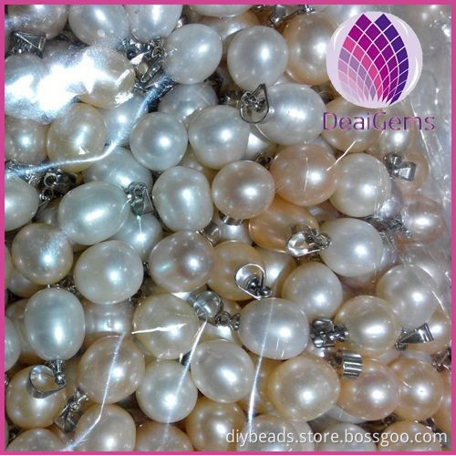 9mm freshwater pearl and alloy pendant